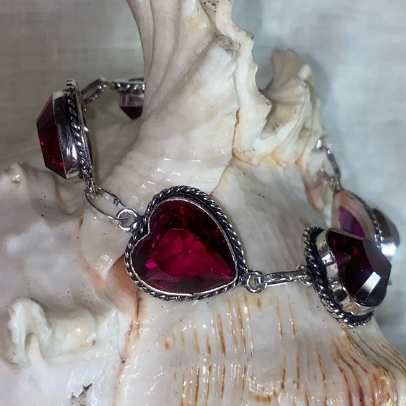 Raspberry Red Quartz heart multi-gem handcrafted Bracelet - Picture 3 of 12